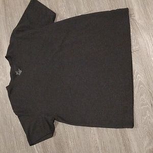 Men's Charcoal Gray V-Neck T- Shirt.  Very Good Condition. Size Medium 38-40